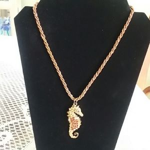 Beaded necklace w/seahorse